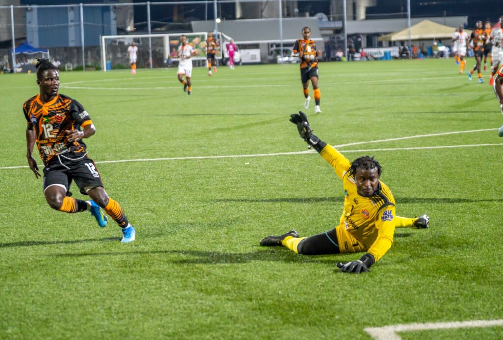 Slingerz go top as Elite League returns with 23-goal weekend